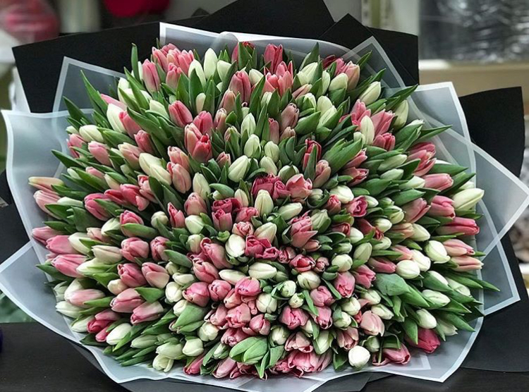 Букет тюльпанов большой ставрополь заказ цветов доставка